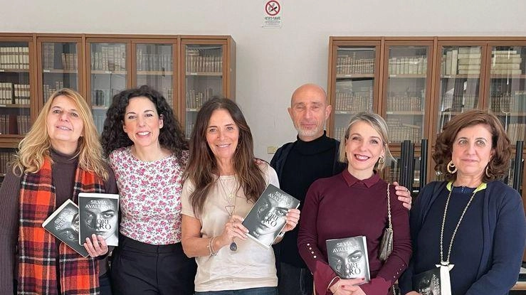 L’autrice di «Cuore nero» Silvia Avallone e l’incontro con gli studenti all’istituto Pacinotti L’autrice di «Cuore nero» Silvia Avallone e l’incontro con gli studenti all’istituto Pacinotti