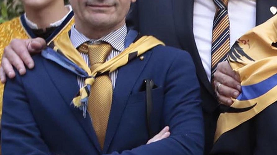 Si conoscono da una vita il neo priore dell’Aquila Gabriele Fattorini e il capitano Duccio Carapelli. La priorità della Contrada è vincere il Palio Si conoscono da una vita il neo priore dell’Aquila Gabriele Fattorini e il capitano Duccio Carapelli. La priorità della Contrada è vincere il Palio