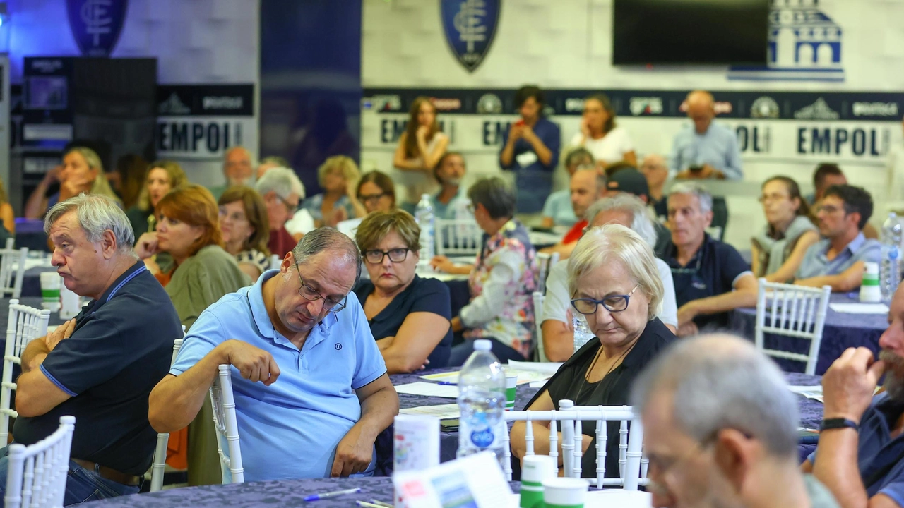 La sala gremita giovedì sera per il primo incontro pubblico per parlare dello stadio (Gasperini/ FotoGermogli) La sala gremita giovedì sera per il primo incontro pubblico per parlare dello stadio (Gasperini/ FotoGermogli)