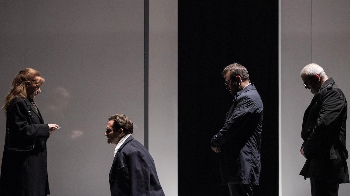 Una scena della ’Ferocia’ di Nicola Lagioia che sarà venerdì al Teatro Animosi, ultimo spettacolo in cartellone della stagione