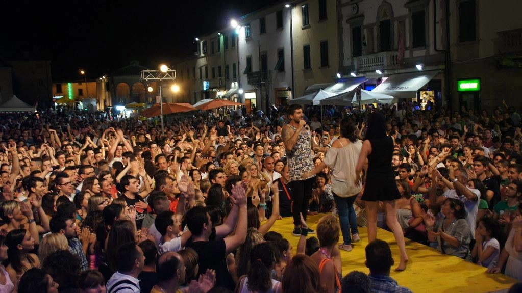 Domani dalle 19 la festa con la presenza di quattro palchi e tanti ospiti. Sarà un’edizione di prova per testare i nuovi spazi nel centro cittadino. Domani dalle 19 la festa con la presenza di quattro palchi e tanti ospiti. Sarà un’edizione di prova per testare i nuovi spazi nel centro cittadino.