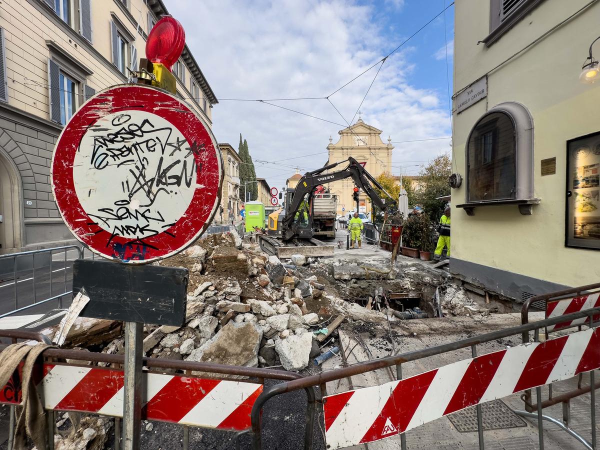 Tramvia Firenze, parte la class action. Commercianti vittime dei cantieri: “Danni per 1 milione e mezzo” Tramvia Firenze, parte la class action. Commercianti vittime dei cantieri: “Danni per 1 milione e mezzo”