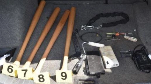 Gli attrezzi che avrebbero usato i rapinatori Gli attrezzi che avrebbero usato i rapinatori