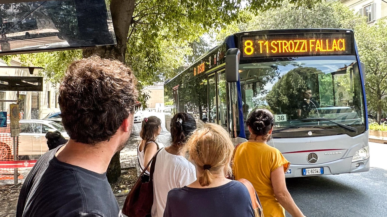 Trasporto pubblico, tutte le facilitazioni in un'app (Giuseppe Cabras/New Press Photo) Trasporto pubblico, tutte le facilitazioni in un'app (Giuseppe Cabras/New Press Photo)