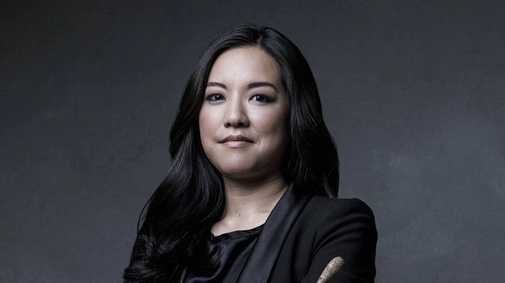 La talentuosa direttrice. Erina Yashima, che dopo il successo dello scorso anno torna a Empoli con l’Orchestra della Toscana e il violinista Kristóf Baráti