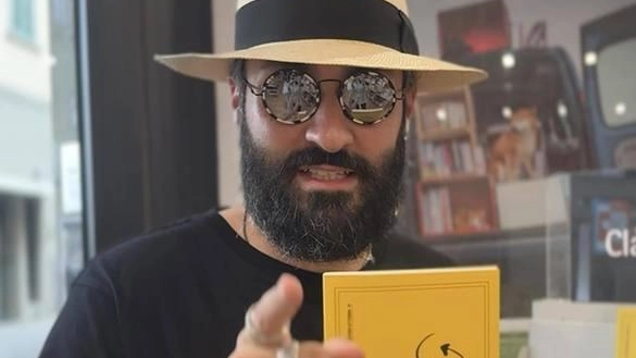 Il pomeriggio letterario si aprirà con l’incontro con Luca Pantaleone per la presentazione del libro “L’arte loffa. Pensare è p(o)etare” Il pomeriggio letterario si aprirà con l’incontro con Luca Pantaleone per la presentazione del libro “L’arte loffa. Pensare è p(o)etare”