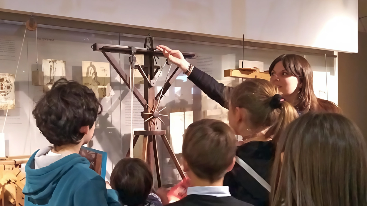 Una visita guidata al Museo Leonardiano, che oggi e domani aprirà le porte a tante iniziative a tema, per la rassegna «Un museo coi fiocchi» Una visita guidata al Museo Leonardiano, che oggi e domani aprirà le porte a tante iniziative a tema, per la rassegna «Un museo coi fiocchi»