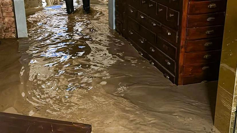 Il ristorante Morelia allagato in piazza del Mercato a Sesto Fiorentino (FotocronacheGermogli)