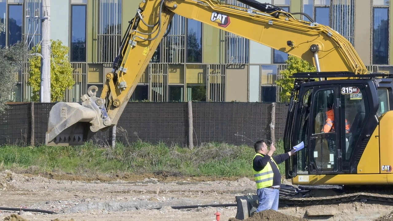 Lavori in corso anche a Bagno a Ripoli, di fronte al Viola Park Lavori in corso anche a Bagno a Ripoli, di fronte al Viola Park
