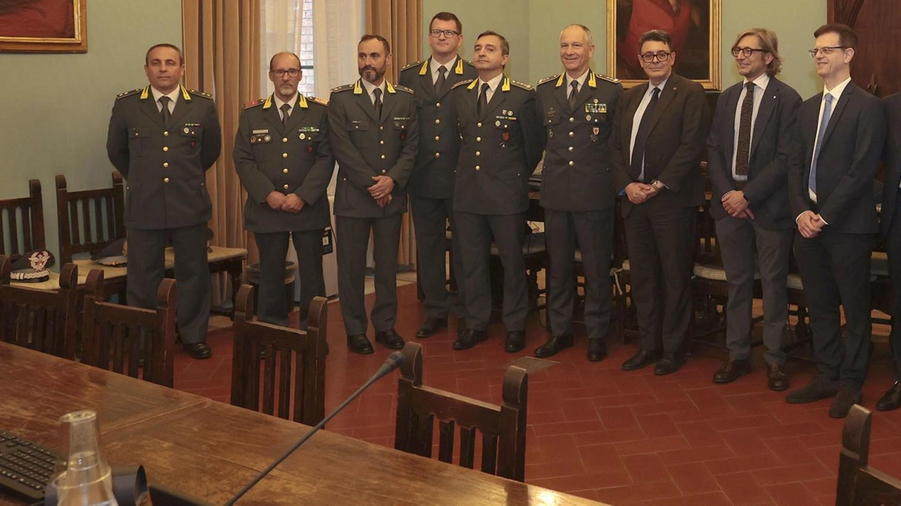 La convenzione è stata firmata ieri in Rettorato fra Dipartimento di Giurisprudenza e Comando regionale Guardia di Finanza La convenzione è stata firmata ieri in Rettorato fra Dipartimento di Giurisprudenza e Comando regionale Guardia di Finanza
