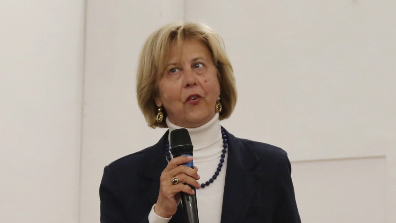 Lucia Orsini lascia la scuola dopo alcuni decenni come docente e preside al Montale
