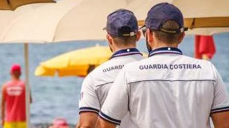 Muore in mare mentre fa il bagno, tragedia a San Vincenzo Muore in mare mentre fa il bagno, tragedia a San Vincenzo