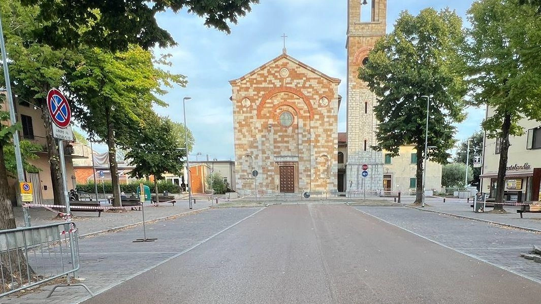 Piazza dei Caduti a Tavola è stata oggetto. di riqualificazione che restituisce alla frazione uno spazio centrale