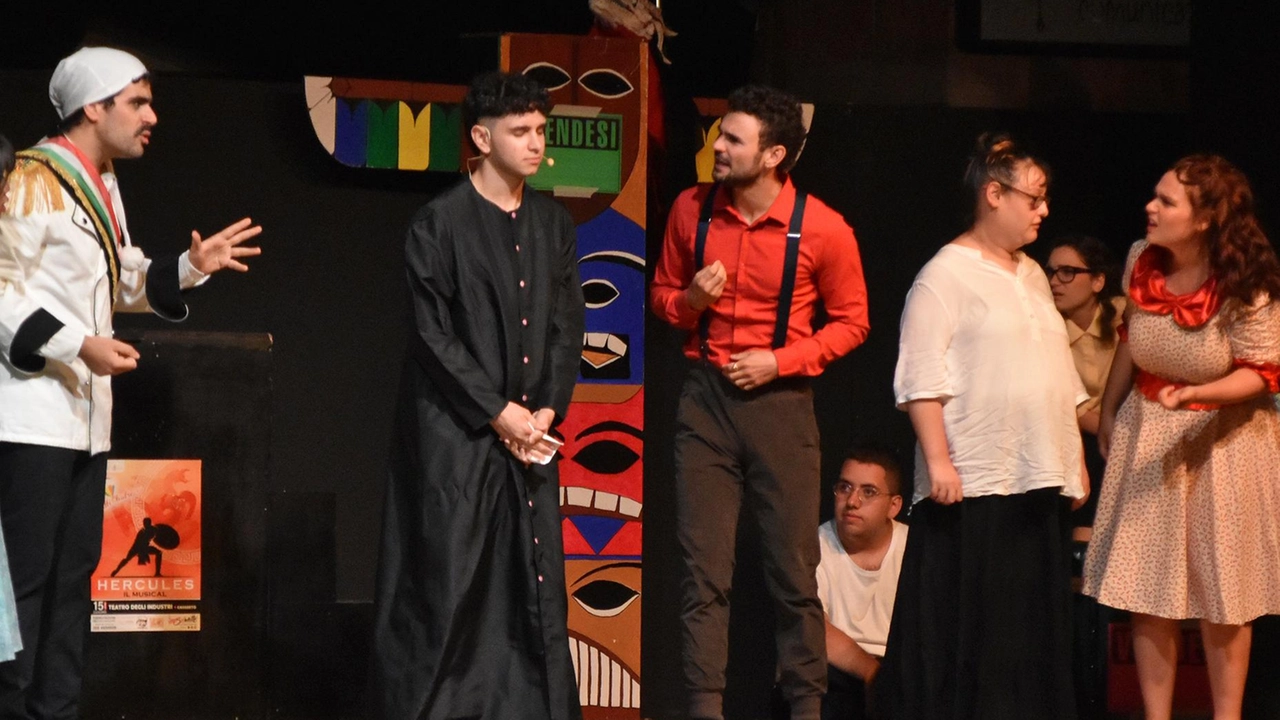 Un momento dello spettacolo ’2050: viaggio in mongolfiera’ messo in scena domenica sera da ’TuttiAteatro’ nella piazza del centro servizi ’Le Palme’ Un momento dello spettacolo ’2050: viaggio in mongolfiera’ messo in scena domenica sera da ’TuttiAteatro’ nella piazza del centro servizi ’Le Palme’