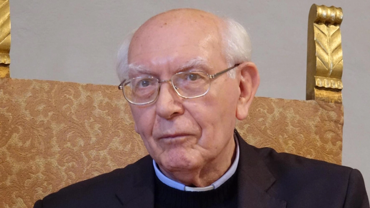 Don Mario Carrera, 89 anni, per lunghi anni parroco al Bandino. È stato un punto di riferimento della stampa cattolica Don Mario Carrera, 89 anni, per lunghi anni parroco al Bandino. È stato un punto di riferimento della stampa cattolica