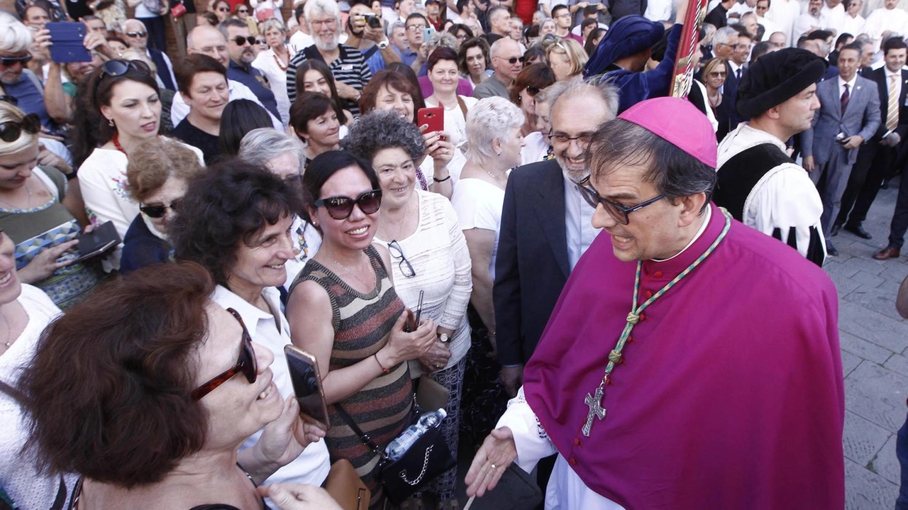 Dieci anni dall’ordinazione di Lojudice. Dal seminario di Roma al Conclave: "Ma lui resterà sempre don Paolo"
