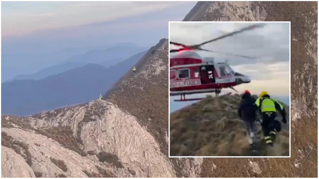 Lo spettacolare salvataggio dei due escursionisti (Immagini Vigili del Fuoco)