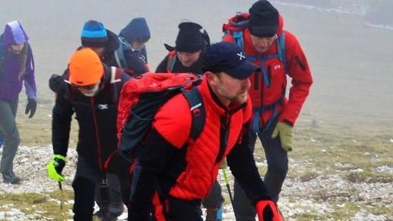 Al via il terzo trekking del tribunale. Ritrovo stamani alle 9 a Colonnata in piazza Palestro. Da qui partirà l’escursione,... Al via il terzo trekking del tribunale. Ritrovo stamani alle 9 a Colonnata in piazza Palestro. Da qui partirà l’escursione,...
