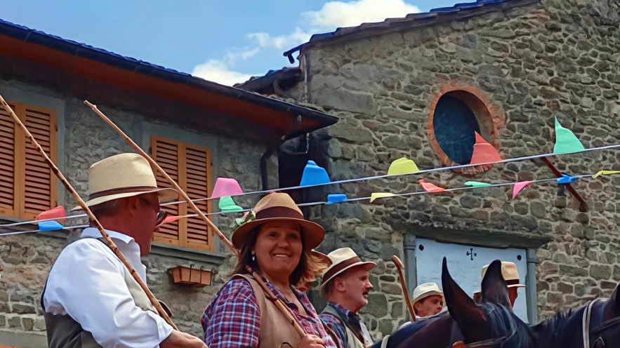 Inizia domani in Casentino, con la Festa della Transumanza di Ortignano Raggiolo, insieme a La Brigata di Raggiolo, l’edizione 2025 di Festasaggia. Il programma accompagnerà i visitatori fino al 6 gennaio 2026, con l’evento conclusivo Inizia domani in Casentino, con la Festa della Transumanza di Ortignano Raggiolo, insieme a La Brigata di Raggiolo, l’edizione 2025 di Festasaggia. Il programma accompagnerà i visitatori fino al 6 gennaio 2026, con l’evento conclusivo