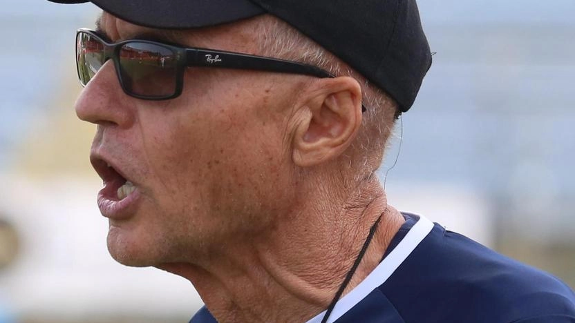 Il tecnico parla dei sostenitori: "Noi dobbiamo trascinarli e loro faranno lo stesso nelle fasi più delicate". In attacco il tridente con Pattarello, Tavernelli e Cianci. L’ex Ternana al debutto, chance anche per Tito. Il tecnico parla dei sostenitori: "Noi dobbiamo trascinarli e loro faranno lo stesso nelle fasi più delicate". In attacco il tridente con Pattarello, Tavernelli e Cianci. L’ex Ternana al debutto, chance anche per Tito.