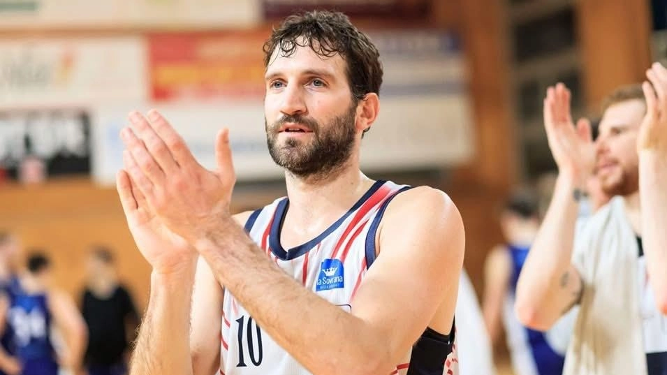Primo per campionati disputati in maglia Virtus, primo per presenze totali nei 75 anni di storia rossoblù, quasi 5mila punti... Primo per campionati disputati in maglia Virtus, primo per presenze totali nei 75 anni di storia rossoblù, quasi 5mila punti...