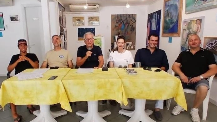 La presentazione della terza edizione di Lido Wave, l’evento di riferimento del surf in Toscana sul pontile La presentazione della terza edizione di Lido Wave, l’evento di riferimento del surf in Toscana sul pontile