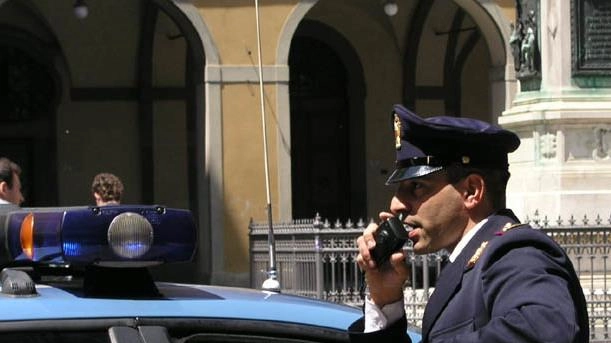 E’ aperta la caccia all’uomo, che è riuscito ad evadare dalla questura foto d’archivio E’ aperta la caccia all’uomo, che è riuscito ad evadare dalla questura foto d’archivio