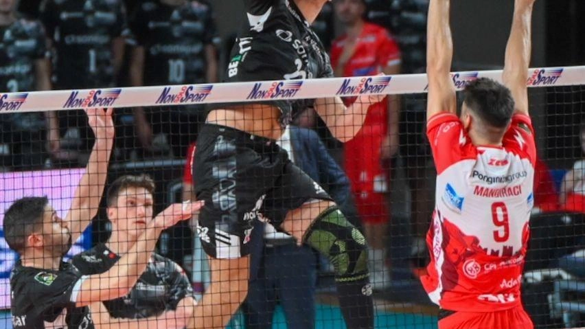 Federico Crosato, volto nuovo in zona-tre per la Sir Perugia Federico Crosato, volto nuovo in zona-tre per la Sir Perugia