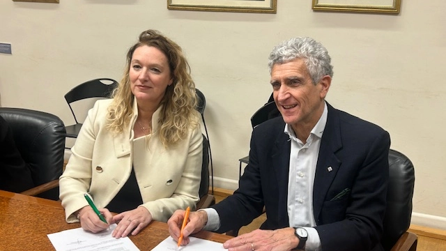 Il momento della firma Il momento della firma