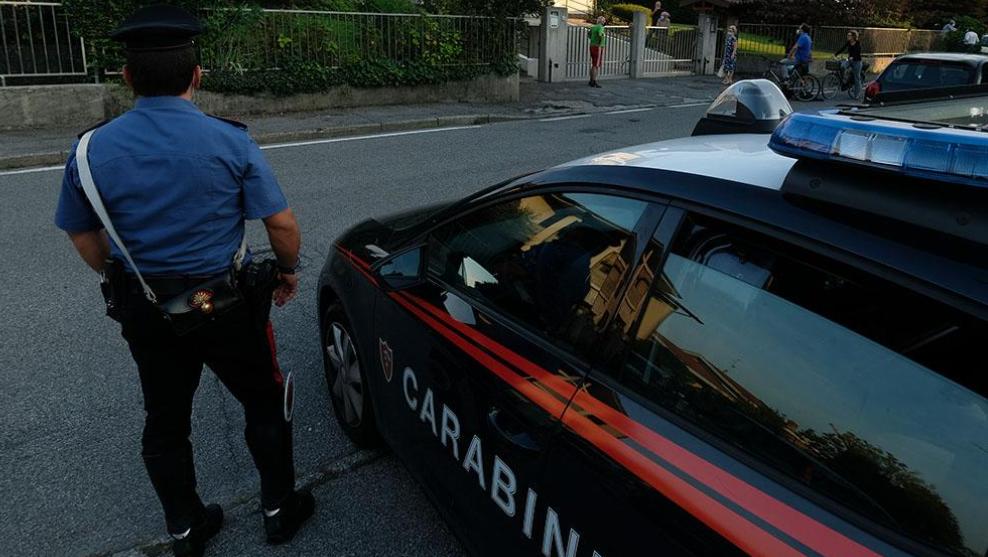 ucciso da fulmine che rimbalza tra un filo della biancheria e la ciotola del cane