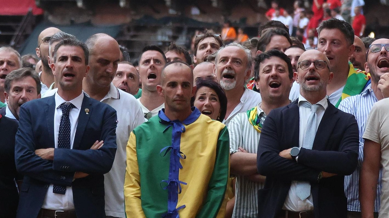 Capitano del Bruco Federico Cappannoli, i capitani hanno formato un lotto stellare. "Non è detto che se vengono fatti... Capitano del Bruco Federico Cappannoli, i capitani hanno formato un lotto stellare. "Non è detto che se vengono fatti...