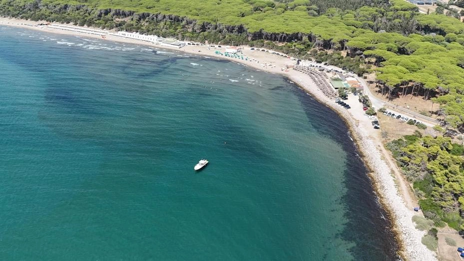 La costa di Ansedonia: la Procura indaga sull’inquinamento in mare La costa di Ansedonia: la Procura indaga sull’inquinamento in mare