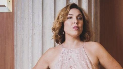 Il soprano uruguaiano Maria Josè Siri è inciampata durante la Monon Lescaut: ha finito di cantare da seduta