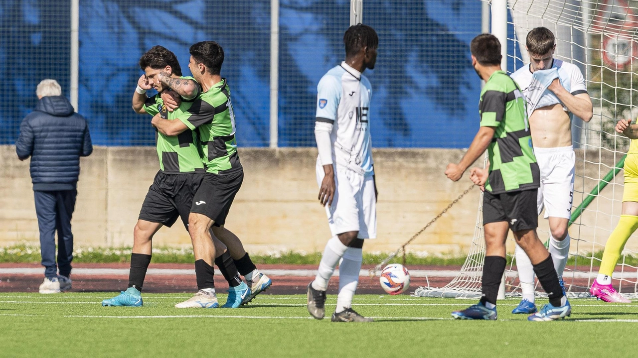 Il Tuttocuoio lascia lo stadio Leporaia Il Tuttocuoio lascia lo stadio Leporaia