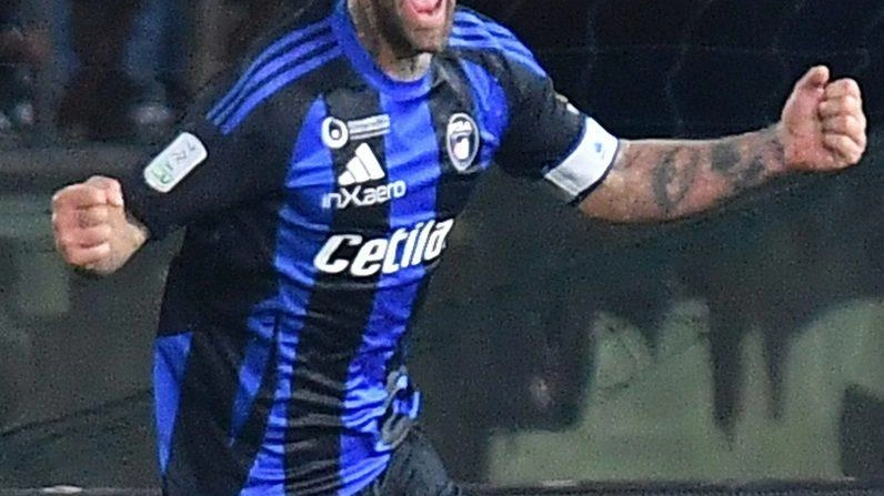 Antonio Aldo Caracciolo, 34 anni, esulta dopo un gol Antonio Aldo Caracciolo, 34 anni, esulta dopo un gol