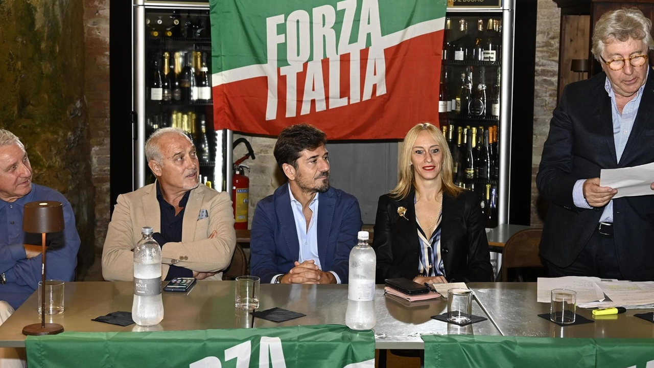 Bondi capolista. Il monito del leader toscano Stella contro i malumori interni Bondi capolista. Il monito del leader toscano Stella contro i malumori interni
