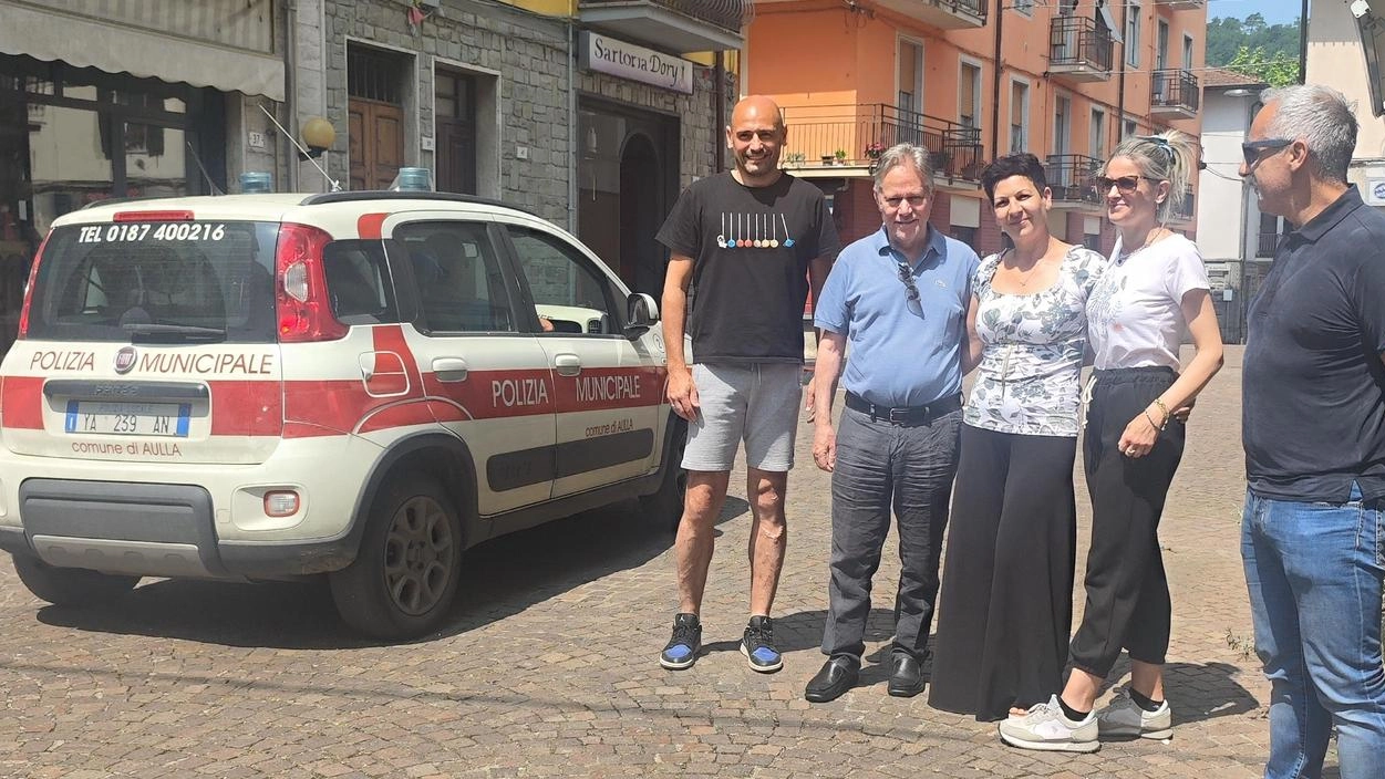 Iniziata ieri la sperimentazione decisa dal Comune. Senso unico e velocità ridotta: negozianti soddisfatti Iniziata ieri la sperimentazione decisa dal Comune. Senso unico e velocità ridotta: negozianti soddisfatti
