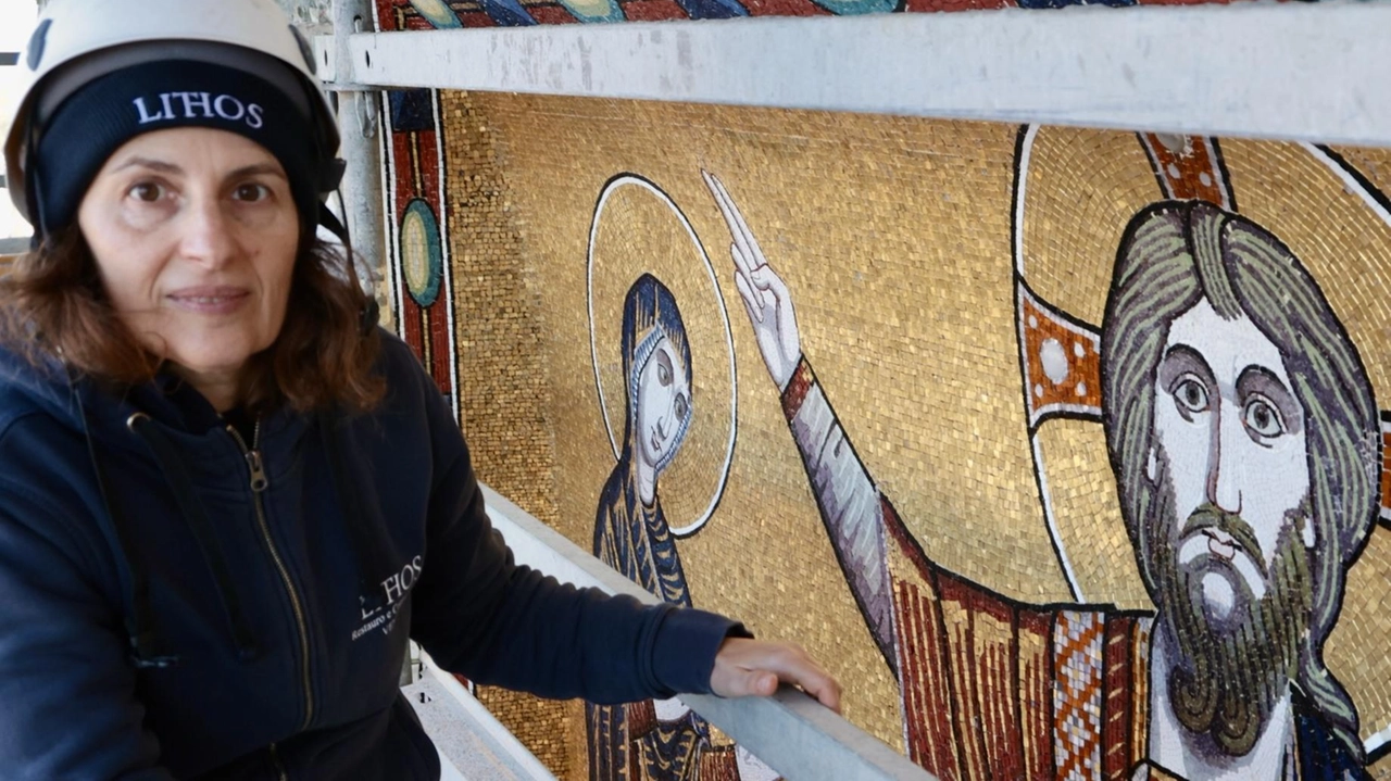 Sui ponteggi del cantiere di San Miniato durante la presentazione del restauro Sui ponteggi del cantiere di San Miniato durante la presentazione del restauro