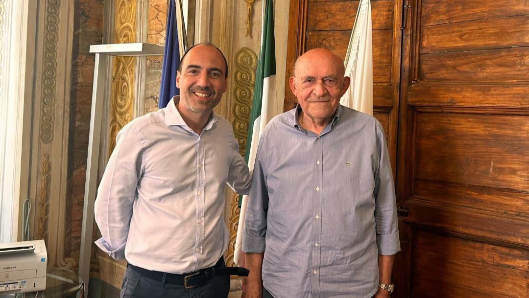 https://www.lanazione.it/image-service/view/acePublic/alias/contentid/MjE2YTIzMmUtODhiNS00/0/simone-calamai-con-umberto-ottolina.jpeg?f=16:9&w=1200&h=630
