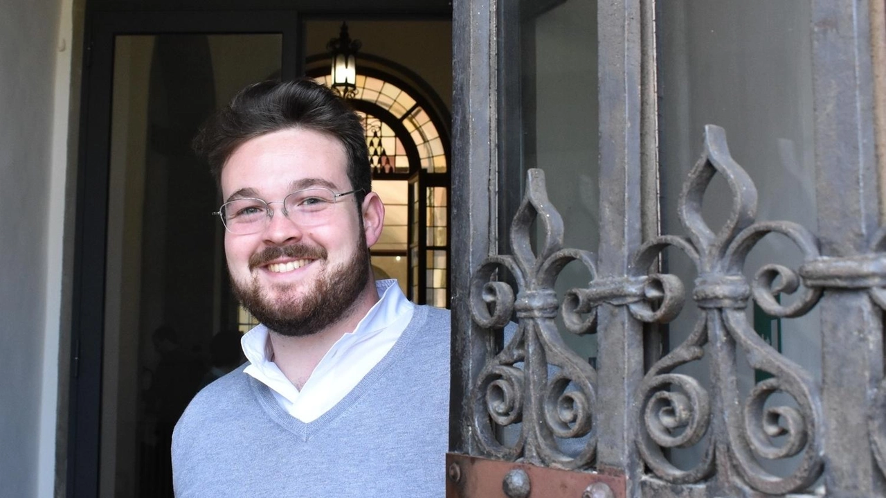 Il seminarista Alessio Nencetti, 25 anni, della parrocchia delle Badie, domani alle 10.30 riceverà l’ordinazione diaconale per le mani del vescovo Giovanni Nerbini Il seminarista Alessio Nencetti, 25 anni, della parrocchia delle Badie, domani alle 10.30 riceverà l’ordinazione diaconale per le mani del vescovo Giovanni Nerbini