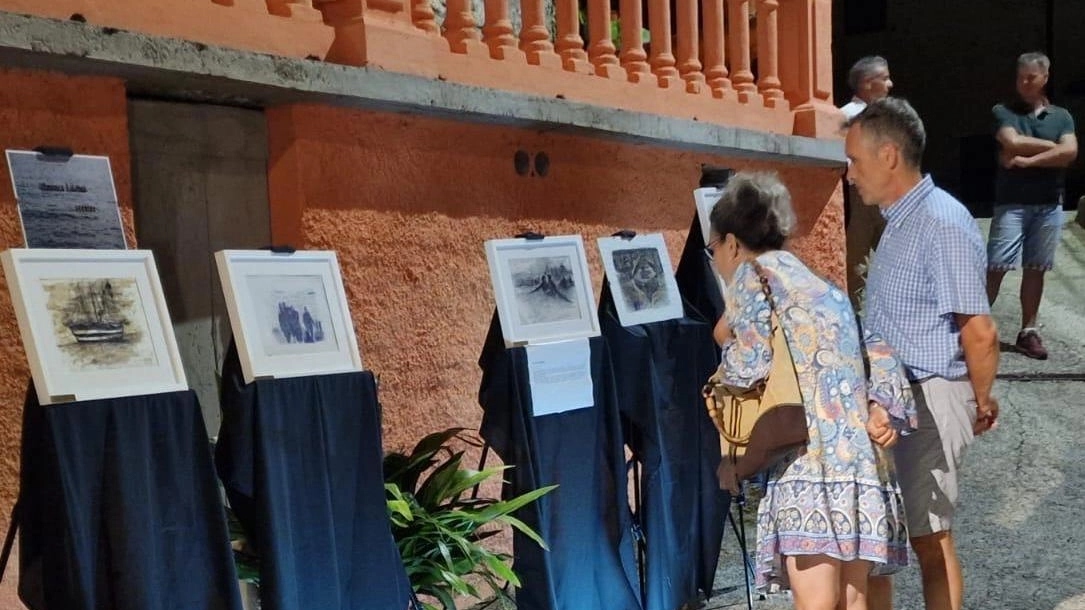 Tresana si accende con la terza edizione dell’iniziativa che coinvolge abitanti e turisti. Bandinelli: "L’obiettivo è rendere questo paese sempre più vivo e ospitale tutto l’anno". Tresana si accende con la terza edizione dell’iniziativa che coinvolge abitanti e turisti. Bandinelli: "L’obiettivo è rendere questo paese sempre più vivo e ospitale tutto l’anno".