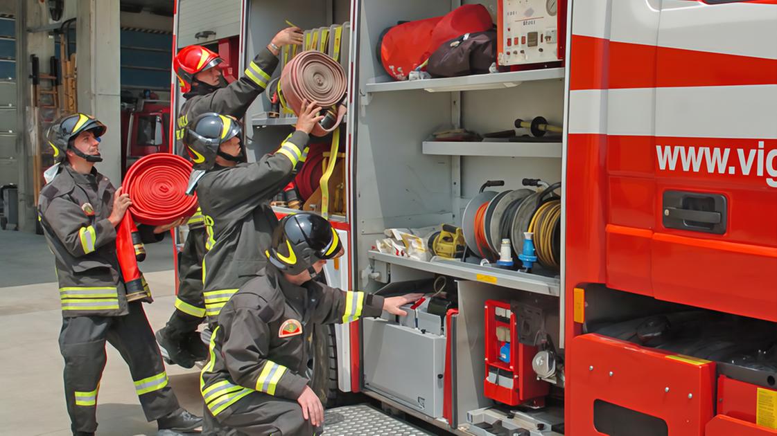 vigili morti sospette nasce una rete online i familiari serve verit224