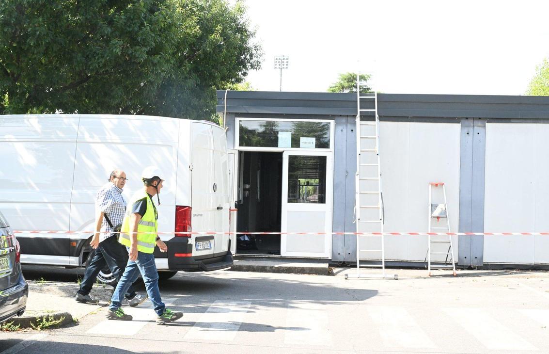 Paladini Civitali, otto anno dopo. Iniziato lo smontaggio dei container