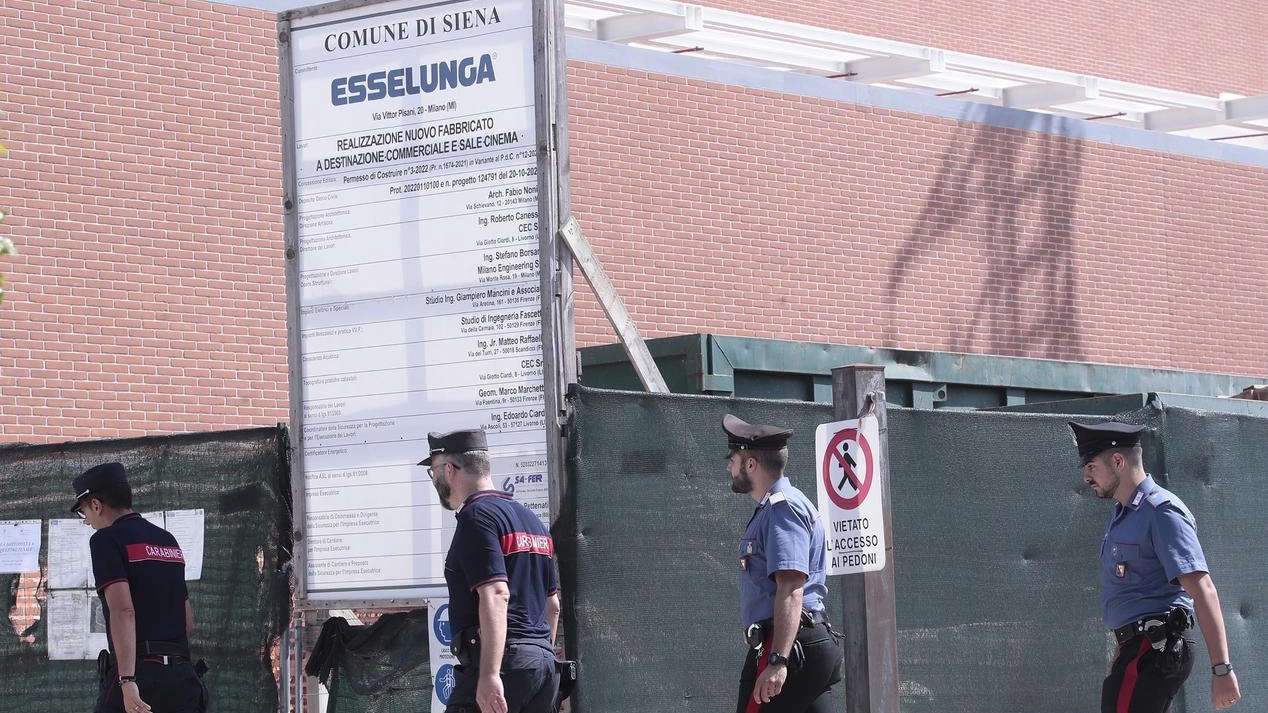 Il pm De Flammineis e adesso il gip Grandinetti li hanno ritenuti totalmente estranei ai fatti contestati di lottizzazione abusiva .