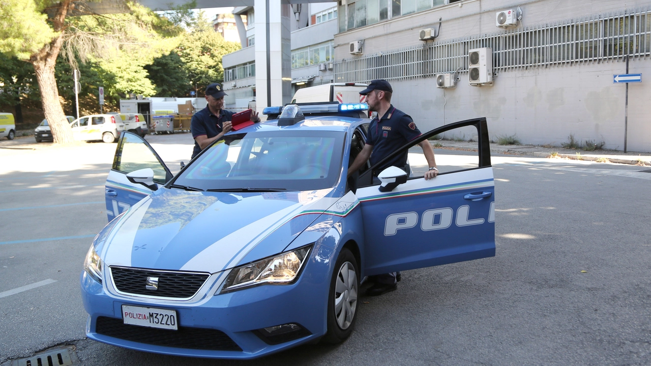 La polizia ha acquisito i filmati delle telecamere di videosorveglianza dell’impianto sportivo e quelli della zona (Foto di repertorio) La polizia ha acquisito i filmati delle telecamere di videosorveglianza dell’impianto sportivo e quelli della zona (Foto di repertorio)