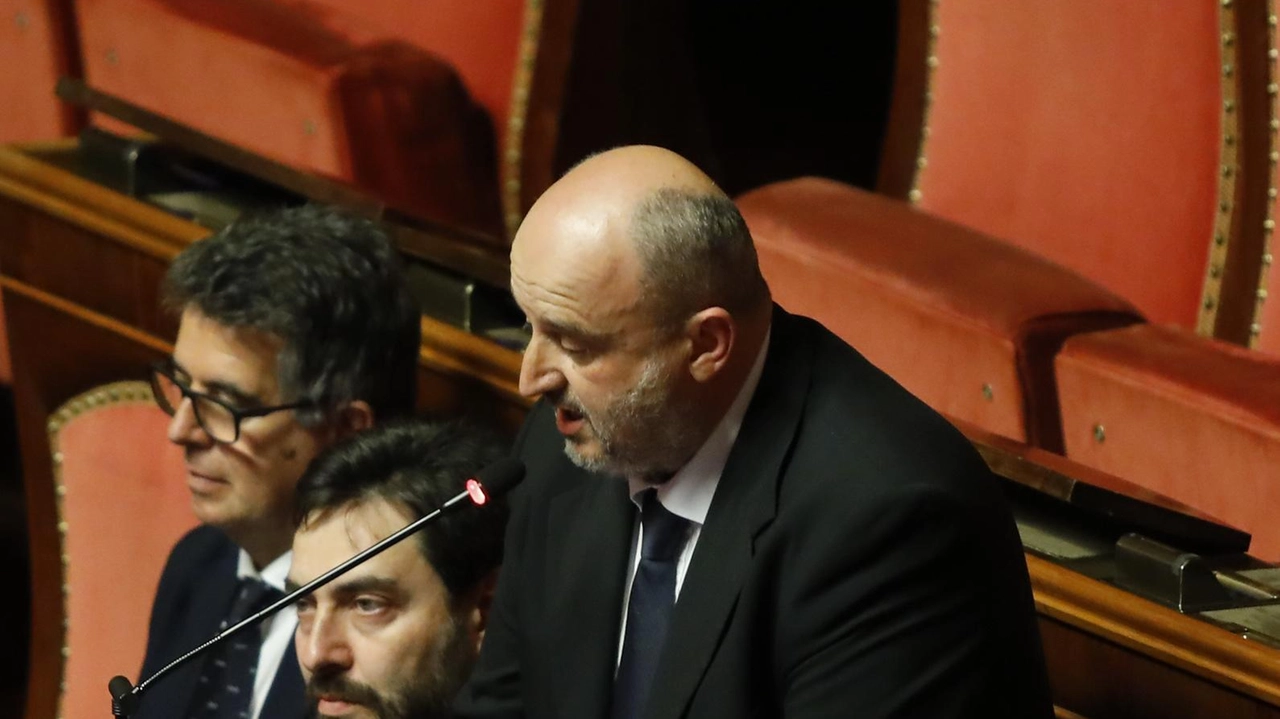 La proposta di raddoppio della linea ferroviaria Siena-Poggibonsi respinta in Parlamento. Il senatore Franceschelli denuncia il mancato impegno della destra nel migliorare i collegamenti ferroviari nel territorio senese, promesse disattese e immobilismo. La proposta di raddoppio della linea ferroviaria Siena-Poggibonsi respinta in Parlamento. Il senatore Franceschelli denuncia il mancato impegno della destra nel migliorare i collegamenti ferroviari nel territorio senese, promesse disattese e immobilismo.