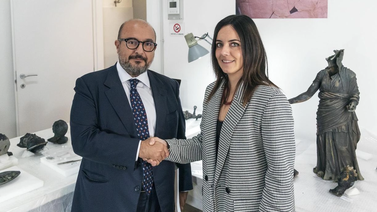 Il ministro Gennaro Sangiuliano con la sindaca Agnese Carletti Il ministro Gennaro Sangiuliano con la sindaca Agnese Carletti