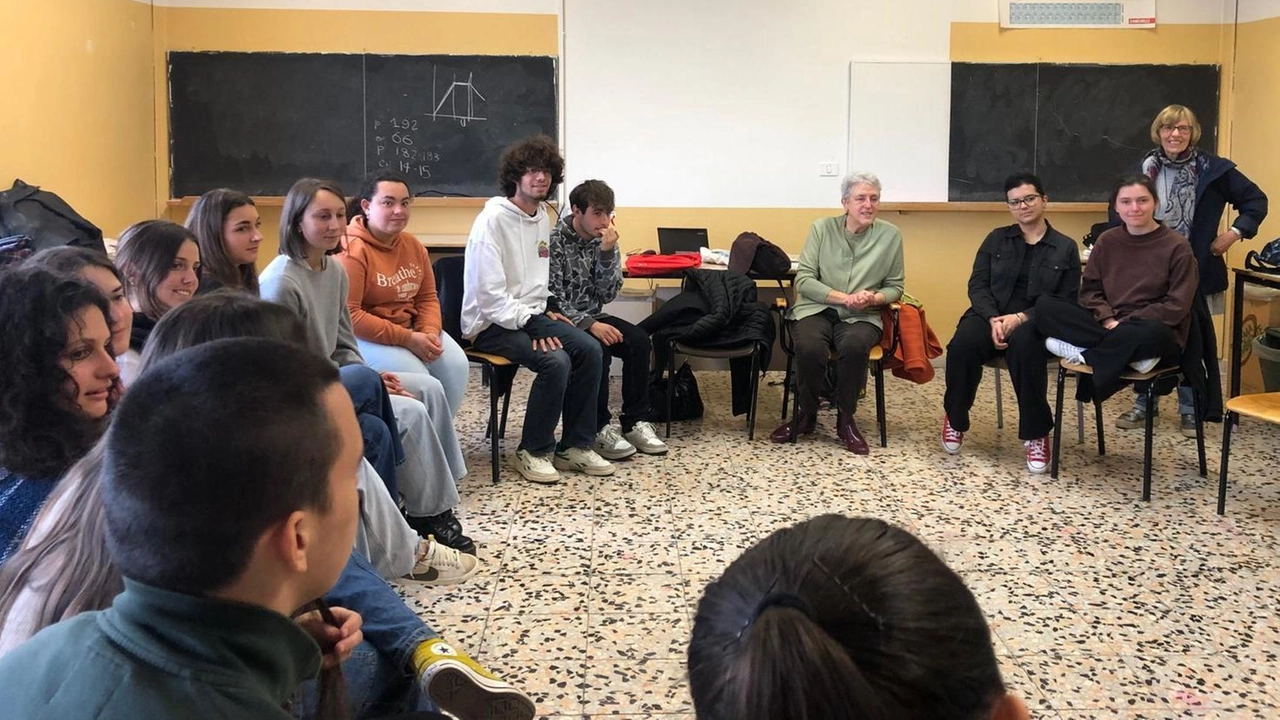 Uno degli incontri che hanno avuto per protagonisti gli studenti delle 14 classi quinte del Liceo Vallisneri Uno degli incontri che hanno avuto per protagonisti gli studenti delle 14 classi quinte del Liceo Vallisneri