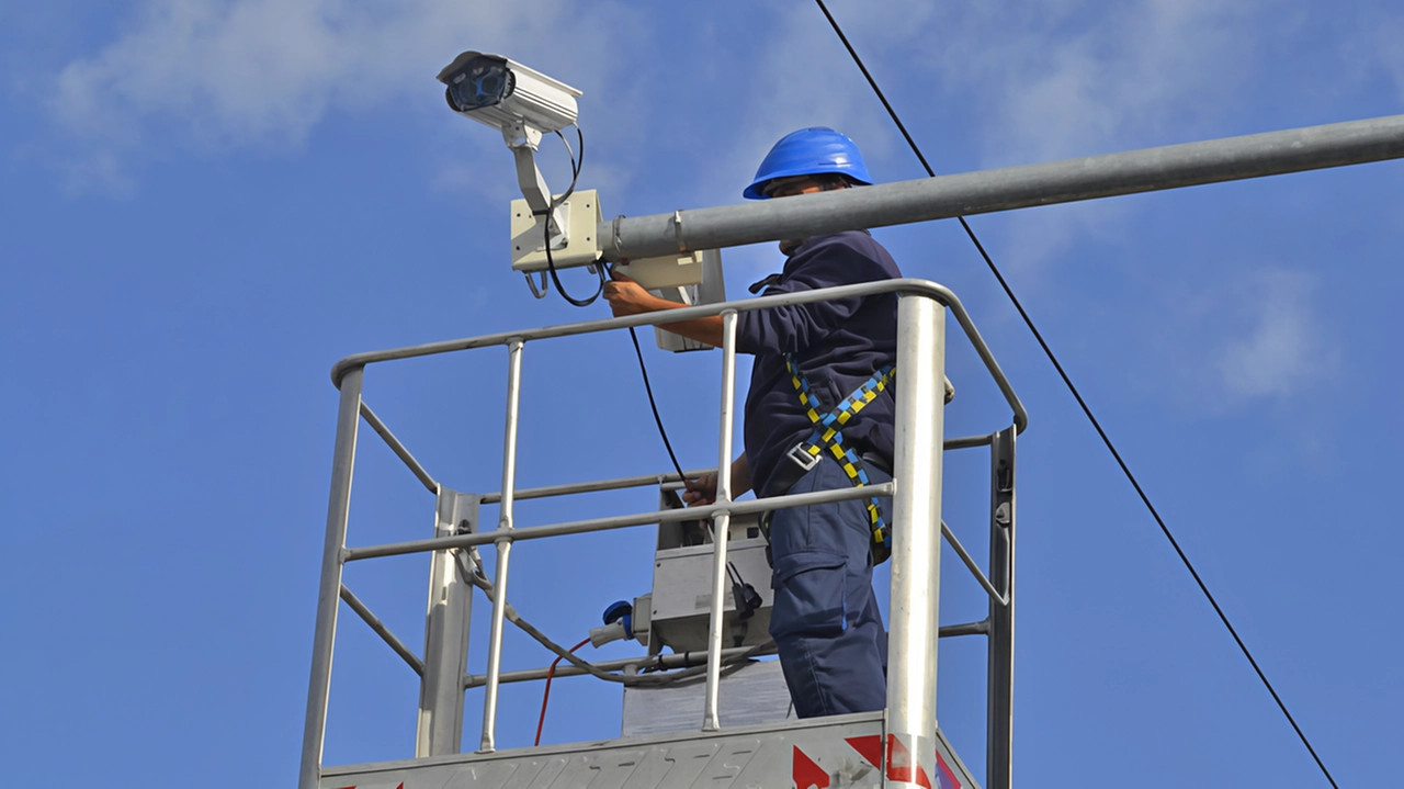 È entrata nella fase conclusiva l’operazione da 35mila euro per posizionare nuovi ’occhi elettronici’ nella frazione di Stabbia È entrata nella fase conclusiva l’operazione da 35mila euro per posizionare nuovi ’occhi elettronici’ nella frazione di Stabbia