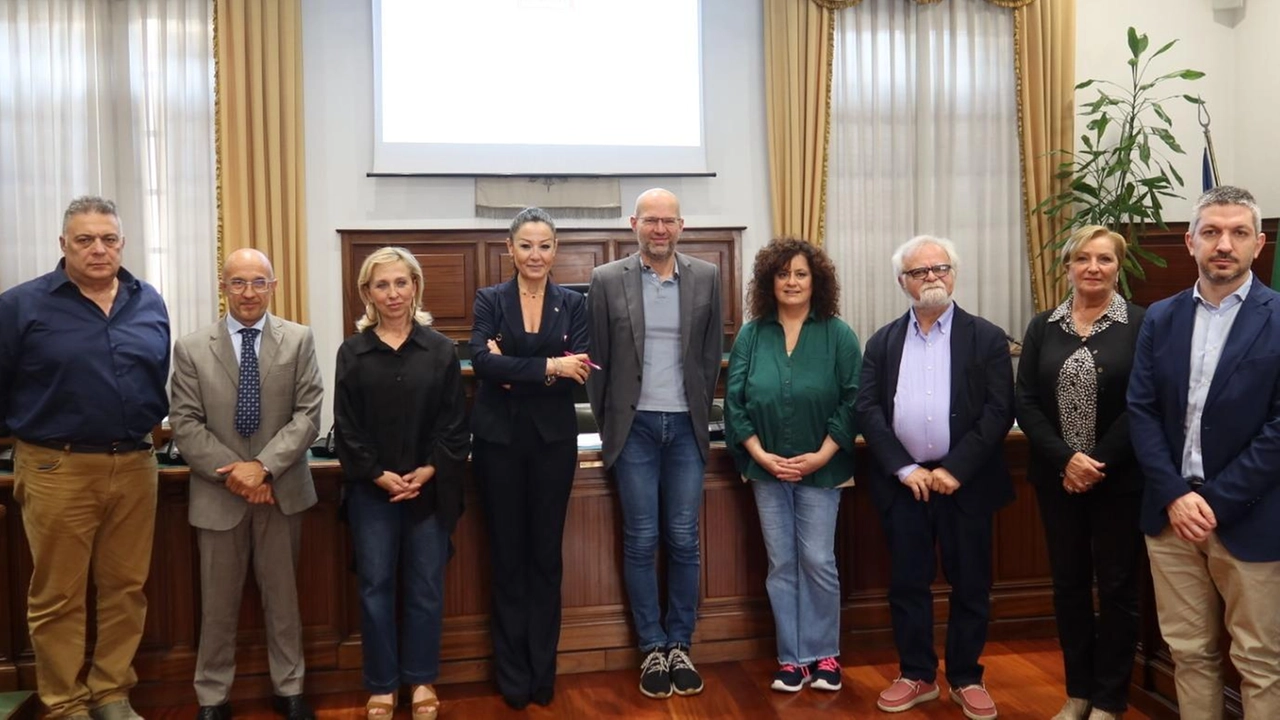 La presentazione dell’inizitiva ieri mattina a Cascina: Dall’11 al 22 giugno arriveranno tanti giovani pianisti La presentazione dell’inizitiva ieri mattina a Cascina: Dall’11 al 22 giugno arriveranno tanti giovani pianisti